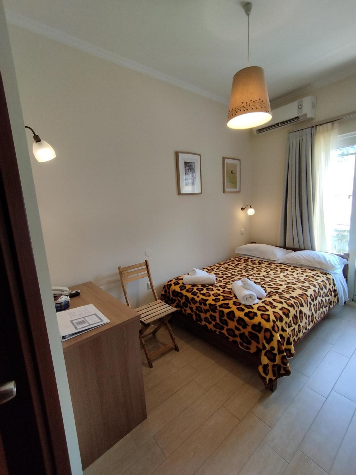 Ilios Hotel ลักกา ภายนอก รูปภาพ