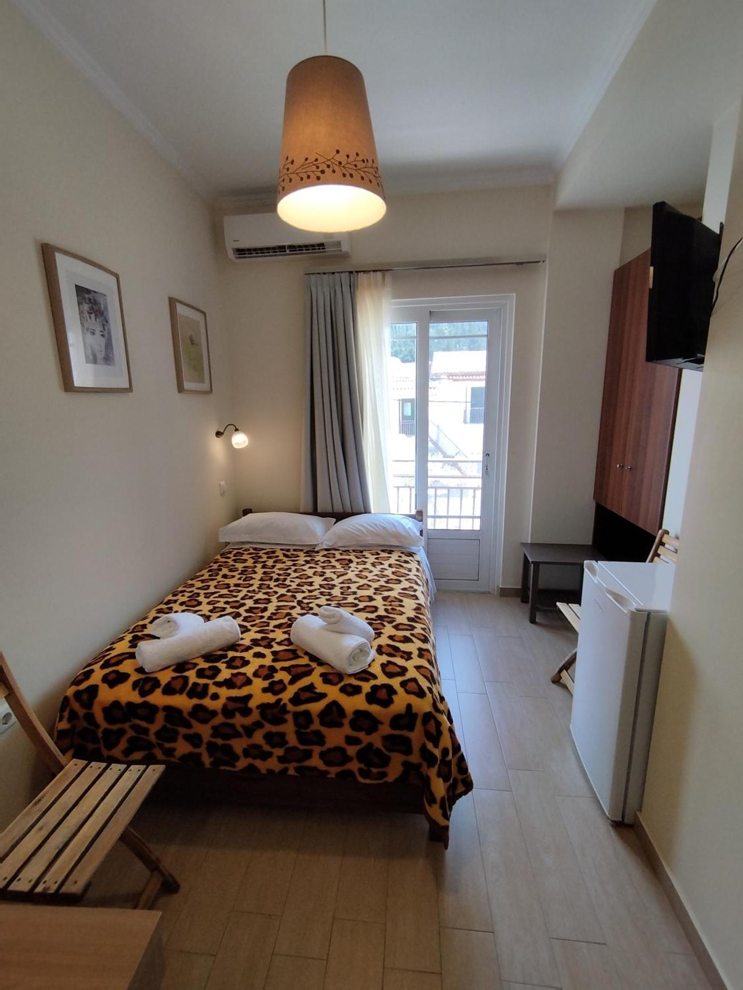 Ilios Hotel ลักกา ภายนอก รูปภาพ
