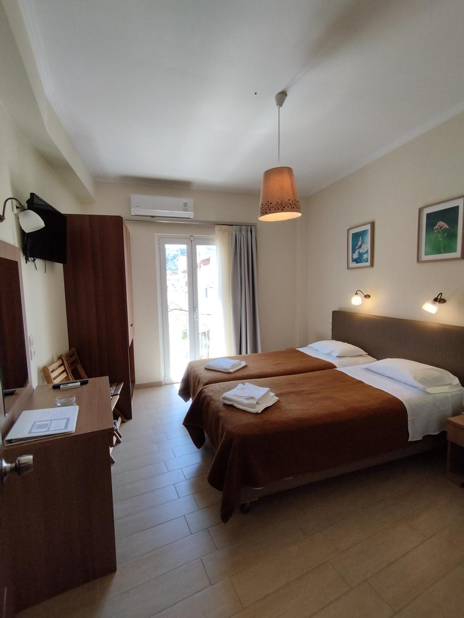 Ilios Hotel ลักกา ภายนอก รูปภาพ