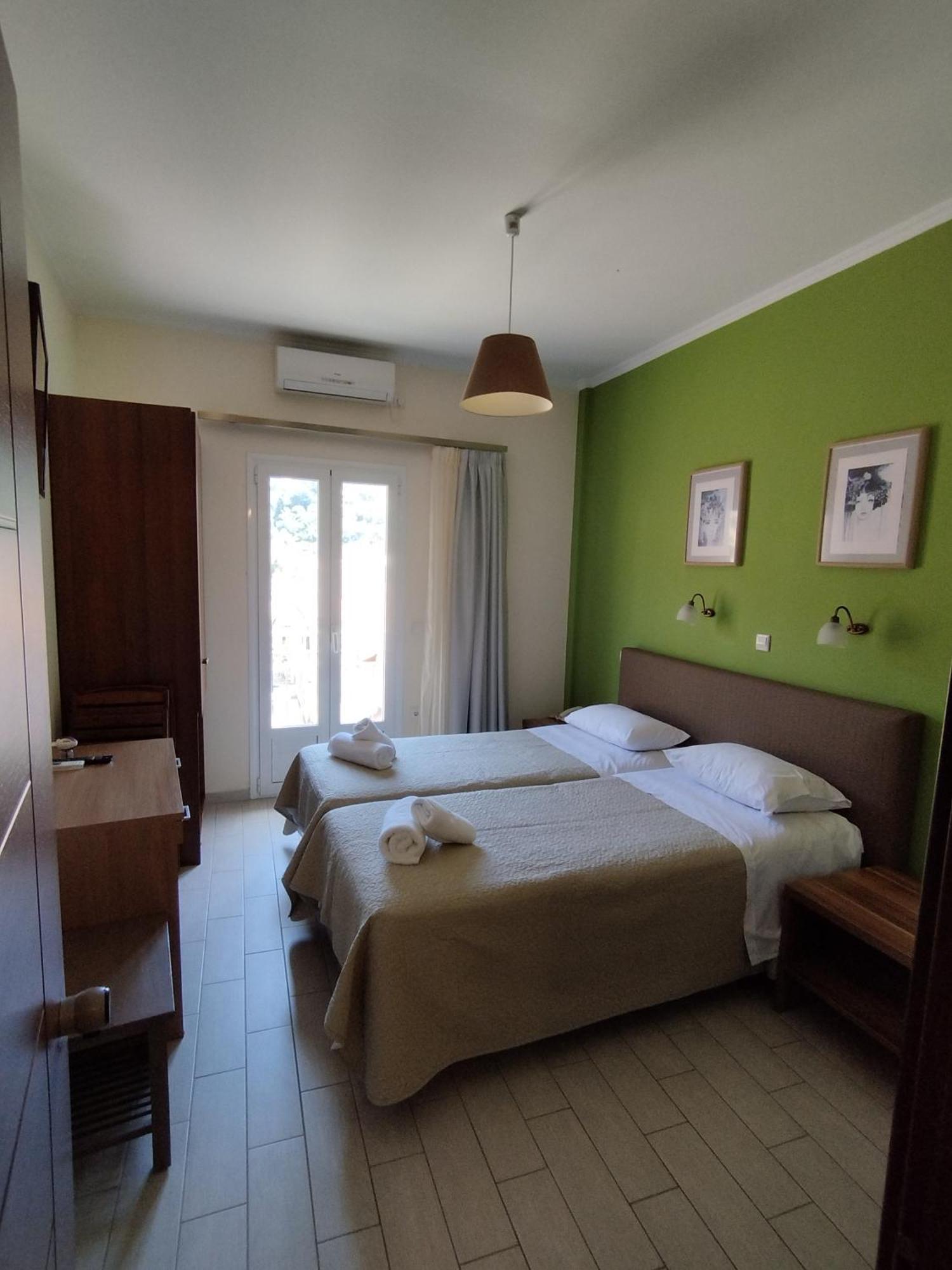 Ilios Hotel ลักกา ภายนอก รูปภาพ
